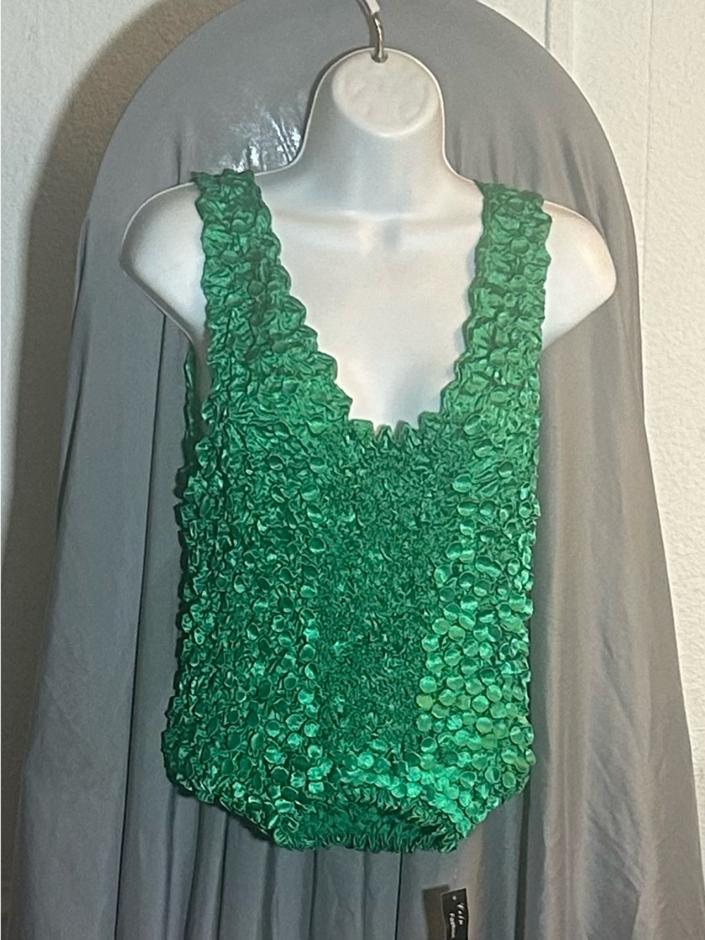 Women's Emerald Green Textured Tank Top - Sleeveless Rosette Detail